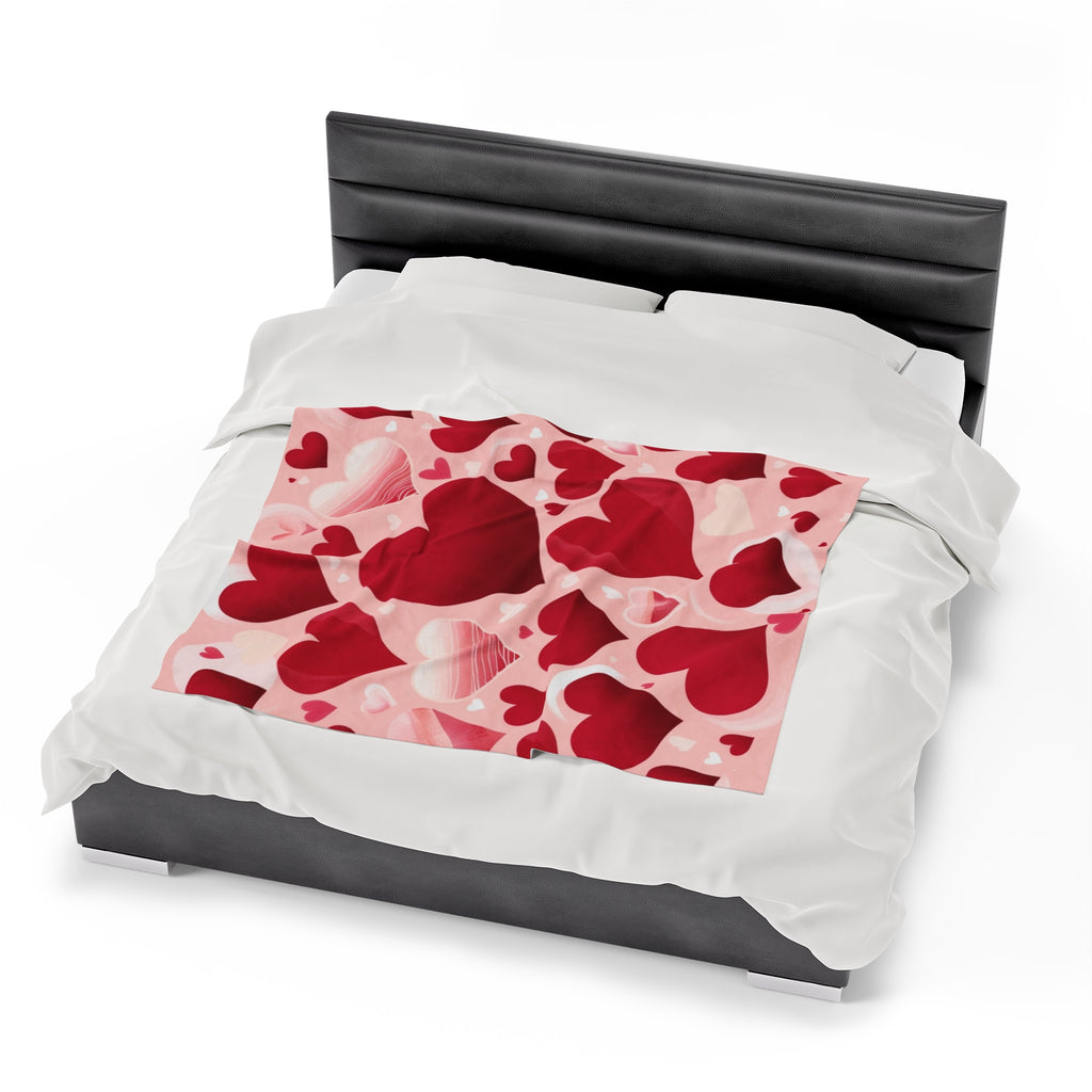 Romantic Heart Pattern Velveteen Plush Blanket for Cozy Moments