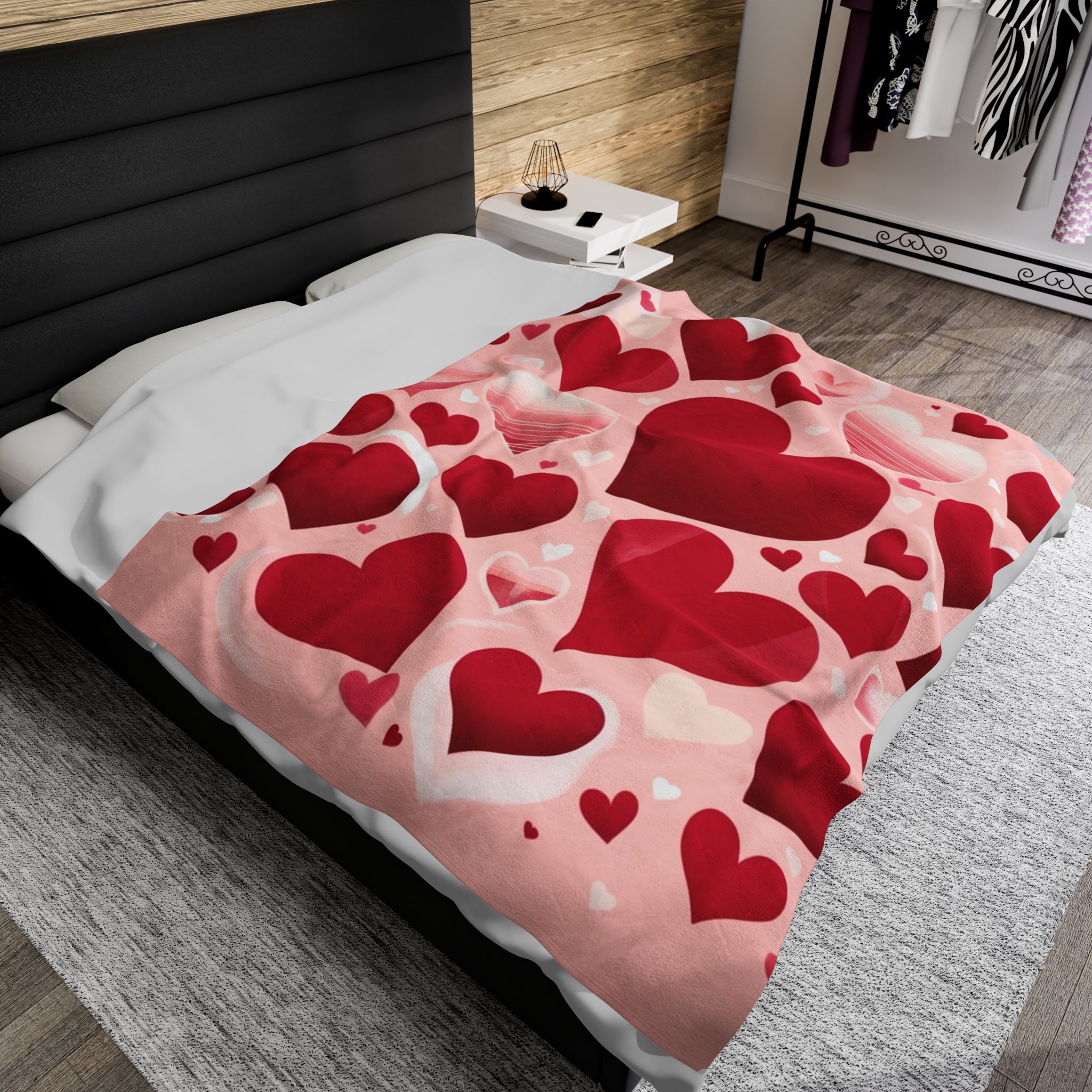 Romantic Heart Pattern Velveteen Plush Blanket for Cozy Moments